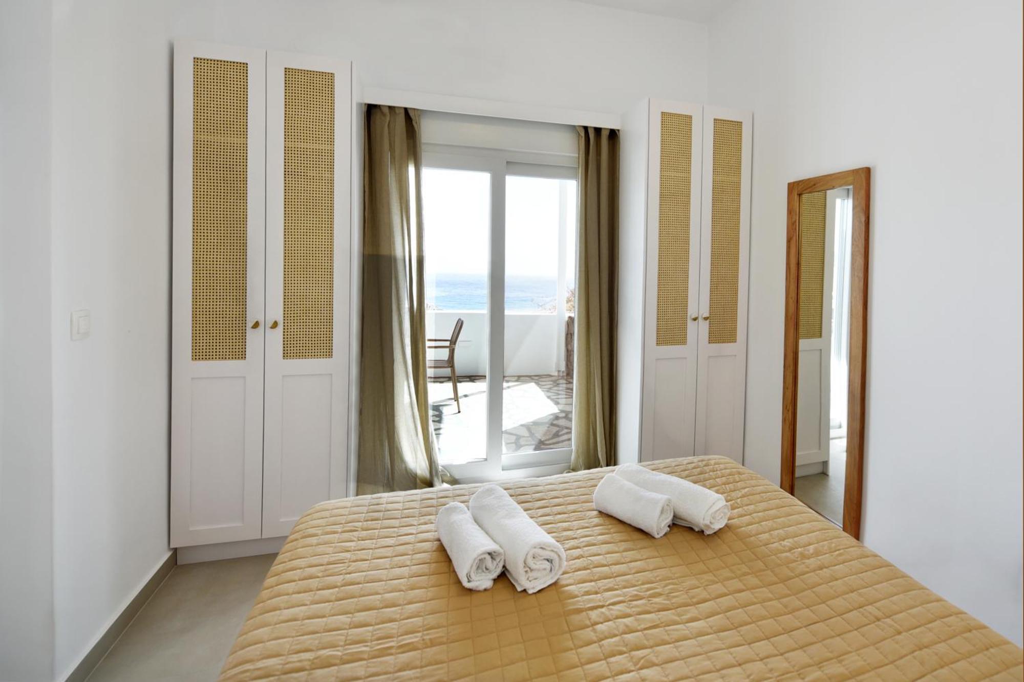 Giourgas Studios & Apartments Provatas Екстериор снимка