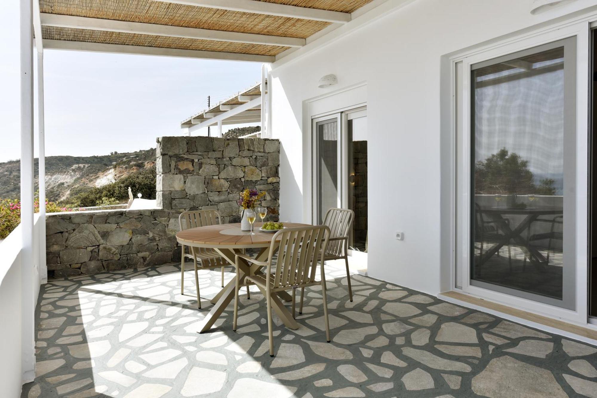 Giourgas Studios & Apartments Provatas Екстериор снимка